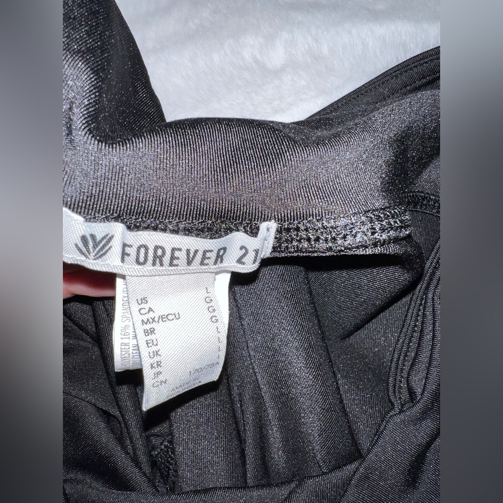 4/$10 Bundle Sale: EUC Forever 21 Active Black Mesh Side Panel Leggings - Picture 7 of 7